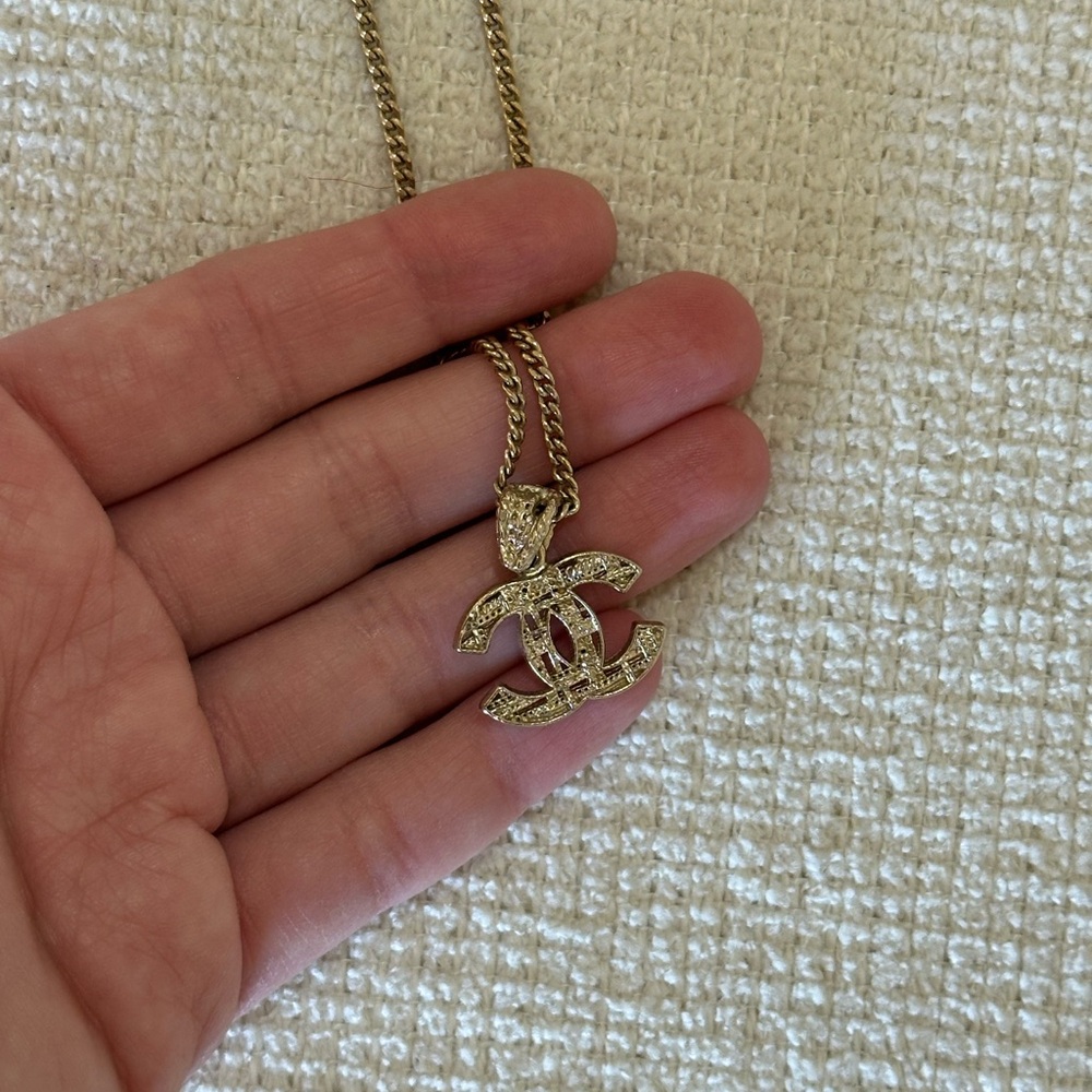 Chanel CC Necklace 2014 - Picture 2 of 8